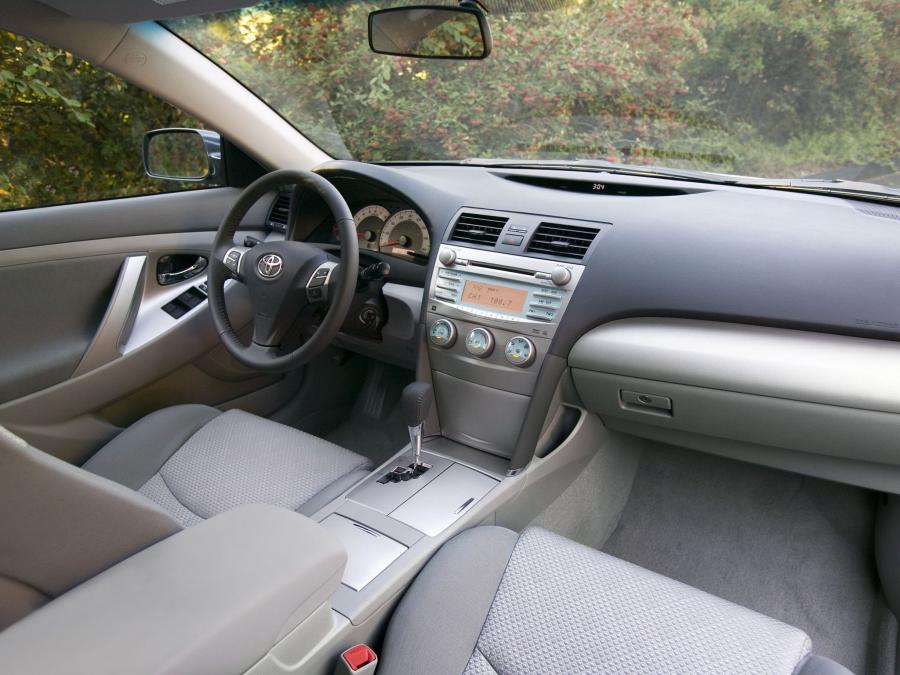 Интерьер Toyota Camry SE 2006 года  (NA) (фото 23 из 47)